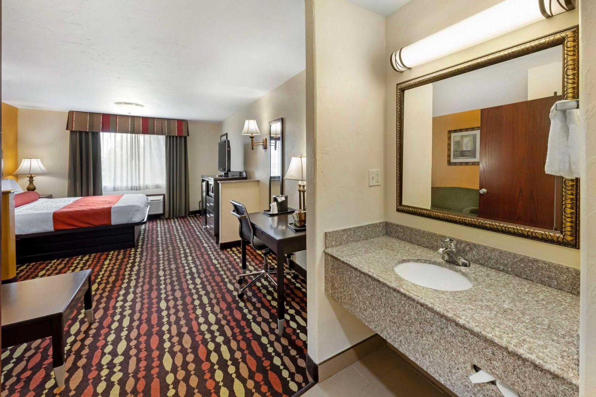 Best Western Greentree Inn & Suites Мур Экстерьер фото