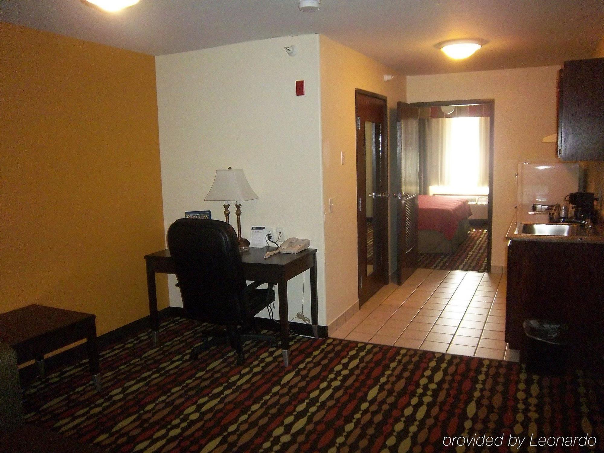 Best Western Greentree Inn & Suites Мур Экстерьер фото